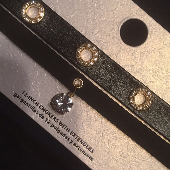 Extra 30% off 2 NWT faux leather chokers - Picture 2 of 5